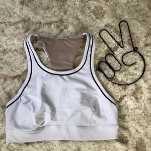 Lululemon Pace Perfect Sports Bra w/ phone pocket